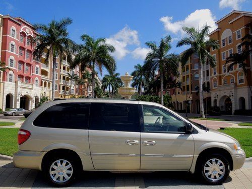 2006 chrysler town &amp; country limited**super clean**fl