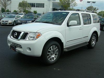 2012 pathfinder le 4x4, white /tan, navigation, bose, roof, tow, 6724 miles
