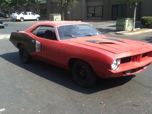 1972 plymouh barracuda with a 383 motor, fast and fun to drive this cool mopar