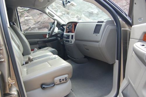 Dodge ram 2500 6.7l cummins turbo diesel quad cab lifted 4x4 only 60k miles!