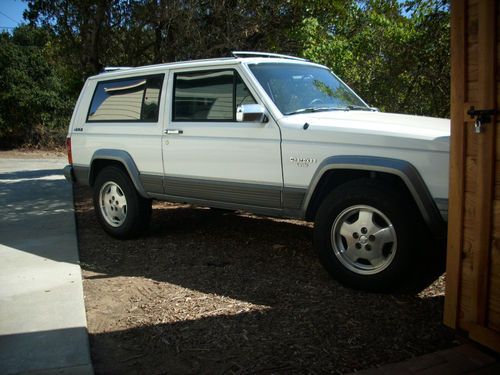 1989 jeep cherokee laredo sport utility 2-door 4.0l