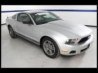 12 ford mustang v6 premium leather seats 17in wheels, 1 owner, fun to drive!