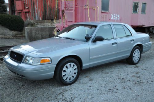 2008 ford crown victoria unmarked police interceptor silver, loaded, low miles!
