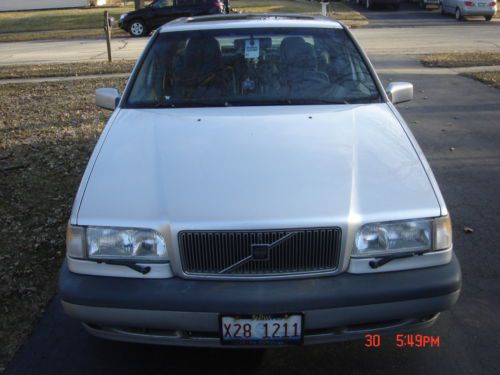 1997 volvo  sedan 4-door 2.4l