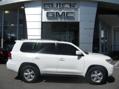 2011 toyota land cruiser 4wd navigation,sunroof and dvd player