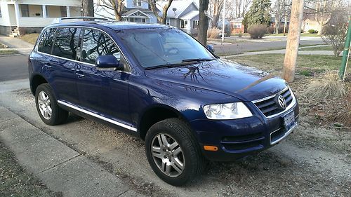 V8-clean carfax-navigation-sunroof-loaded with options-blue w/ gray leather int.