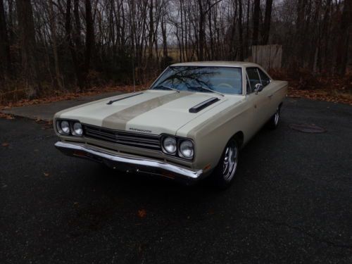 1969 plymouth road runner - a real muscle car