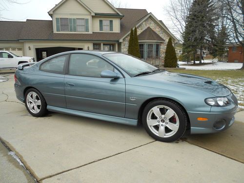 2005 pontiac gto base coupe 2-door 6.0l only 5,700 miles like new!