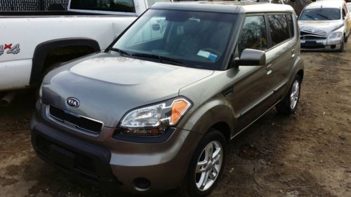 2010 kia soul only 54k miles light front damage salvage rebuildable as is