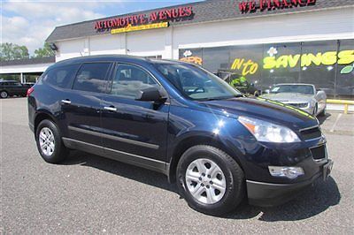 2010 chevrolet traverse ls awd 3rd row seating clean car fax  we finance!