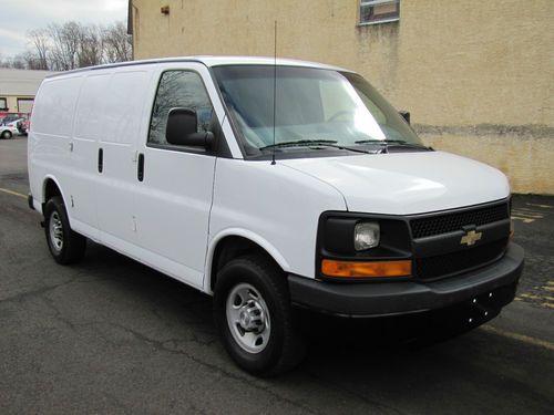 Chevrolet express g2500 cargo van!!! one owner!!! autocheck report!!!