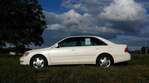 2004 toyota avalon xls - fully loaded - pearl white