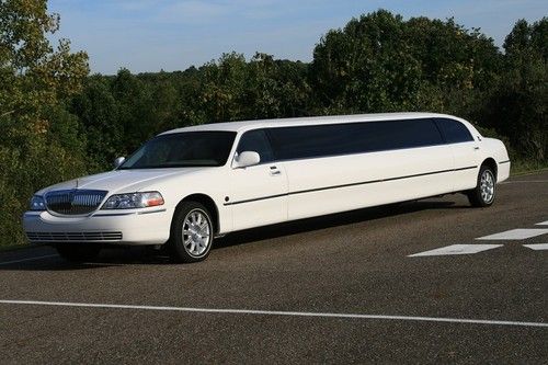 Limo limousine 2006 lincoln town car limo 180" super stretch