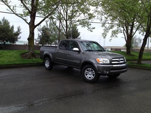 2006 toyota tundra 4x4, double cab, tow package, clean, 17" rims, awsome truck!!