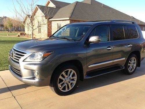 2013 lexus lx570 like new, well maintained