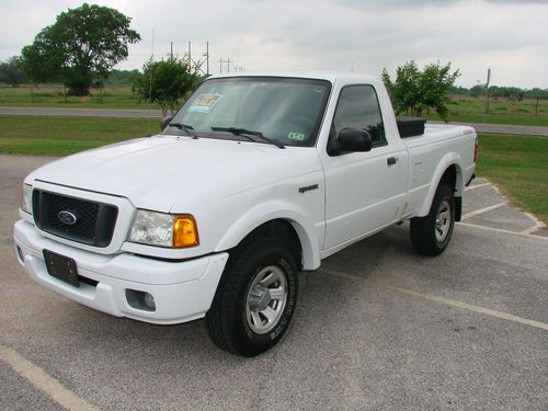 2004 ford ranger edge truck !! very clean ! well maintained ! great fuel economy