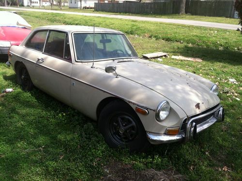 White 1971 mgb gt rare two door hard top