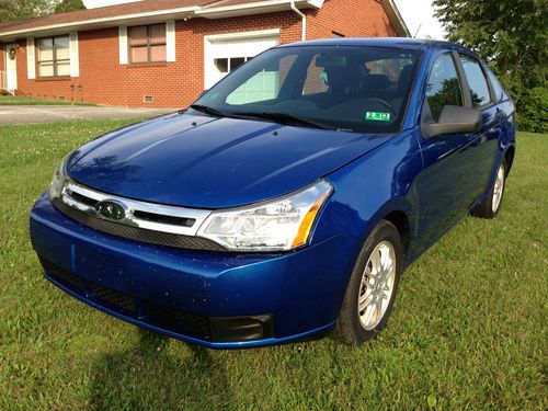 2010 ford focus se 36k 2.0l power everything remote start cruise sync etc.
