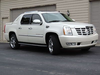 2007 cadillac escalade ext awd 4dr 4x4 crew cab one owner!! fully loaded!!