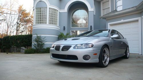 2005 pontiac gto base coupe 2-door 6.0l