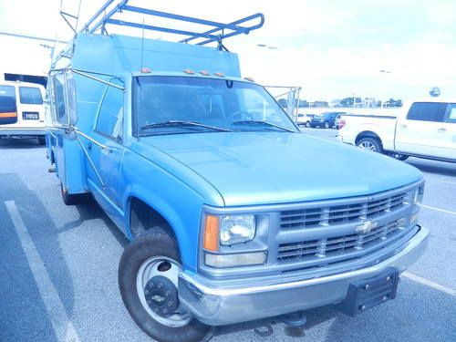 1996 c3500 dually with enclosed utility body w/ ladder racks
