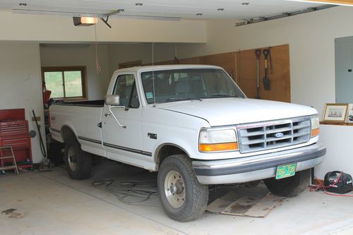 1995 ford f-250 xlt 2dr 4x4 pickup 7.5 litre gas, needs auto transmission