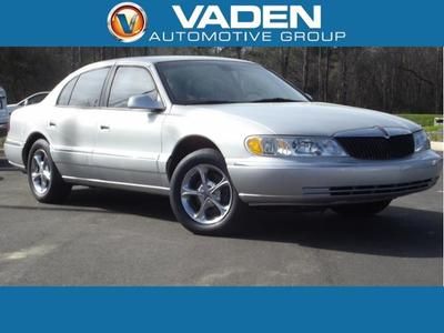 4dr sdn 4.6l 4-speed a/t 4-wheel abs 4-wheel disc brakes 8 cylinder engine a/c