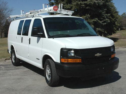 2004 chevy express g2500 work / cargo van, very clean!