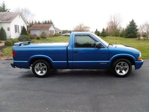 2001 chevy s-10 awesome condition!