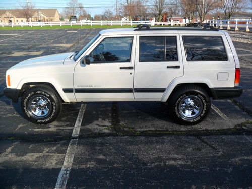 2000 jeep cherokee sport,4-door, 4x4,4.0, super clean!! a must see &amp; drive!