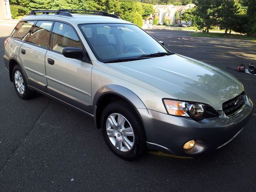 2005,great condition,awd,clean carfax and autocheck,service records,gas saver!!
