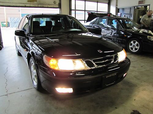 99 saab 9-5 se low miles exel cond black/gray bluetooth,fully serviced one owner