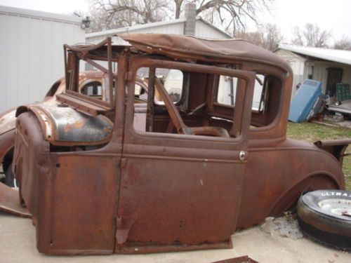 Model a ford rusty, rat rod, parts car