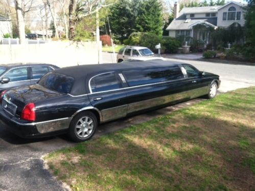 2007 lincoln town car limo by springfield coach industries. only 102,000 miles!!