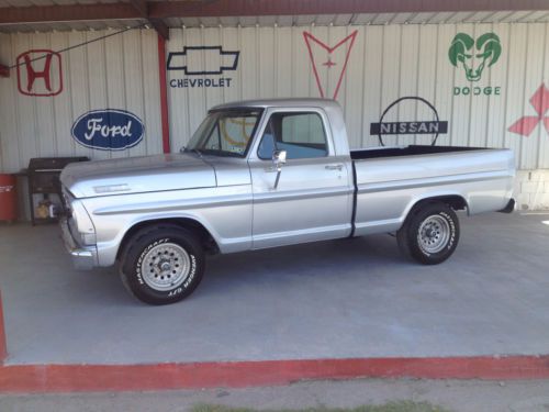 Classic ford f-100 shortbed truck