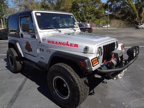 2002 wrangler x~ hard top~winch~too many upgrades~no-reserve~wow