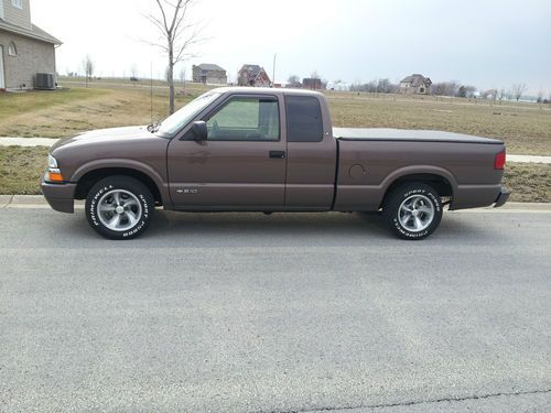No reserve low mileage 1998 chevy s-10