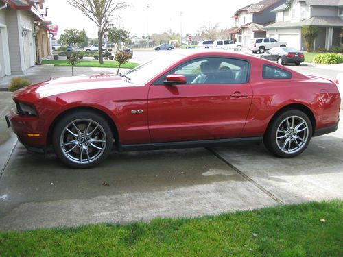 2012 ford mustang gt coupe 2-door 5.0l  **very low miles** brembo brake option