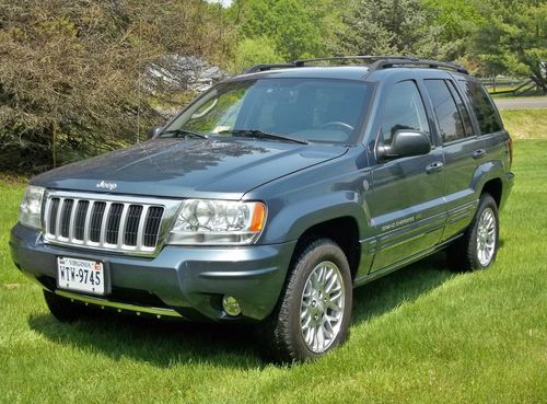 2004 jeep grand cherokee limited fully loaded, very clean!