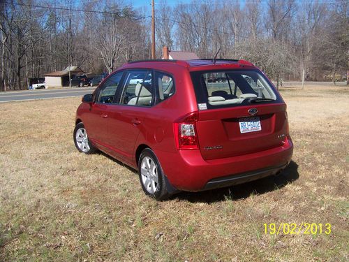 2007 kia rondo clean and smooth running, loaded looks good