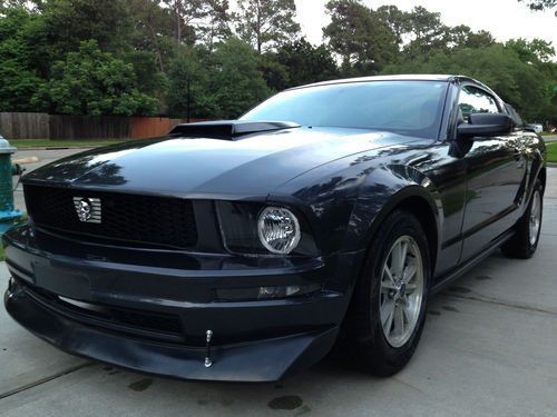 2008 ford mustang base coupe 2-door 4.0l (salavage texas title- very min damage)