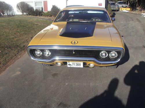1971 roadrunner 340 4 speed , " air grabber " matching numbers  solid nevada car