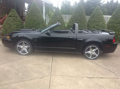 Ford mustang gt convertible low miles performance upgrades-gorgeous