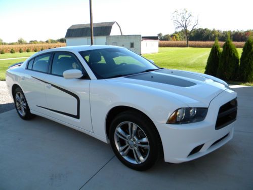 Dodge charger 2013 rare awd with the new 8 speed trans and flat black sport pkg