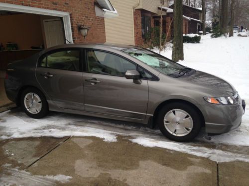 2007 honda civic hybrid (extremly low miles) &#034;must sell&#034;