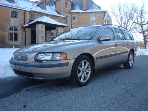 2002 volvo v70 extra nice and clean maintained highway miles no reserve !