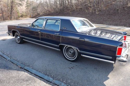 1979 lincoln town car  &#039;&#039;collectors series&#039;&#039;  low miles