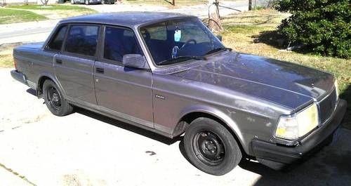 1992 volvo 240gl, sun roof, seat warmers, kenwood sound system 138,000 miles