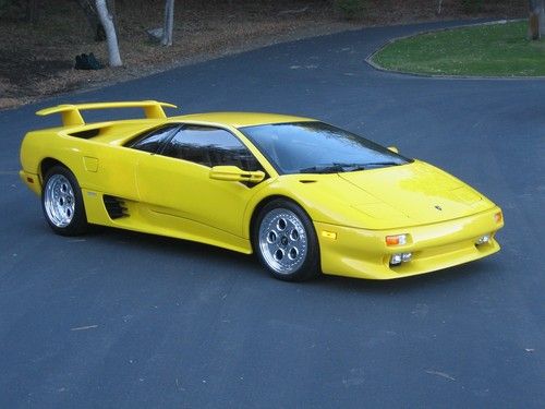 1996 yellow lamborghini diablo in great condition. first owned by jerry rice