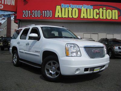 2007 gmc yukon denali carfax certified 1-owner low miles low reserve dvd leather